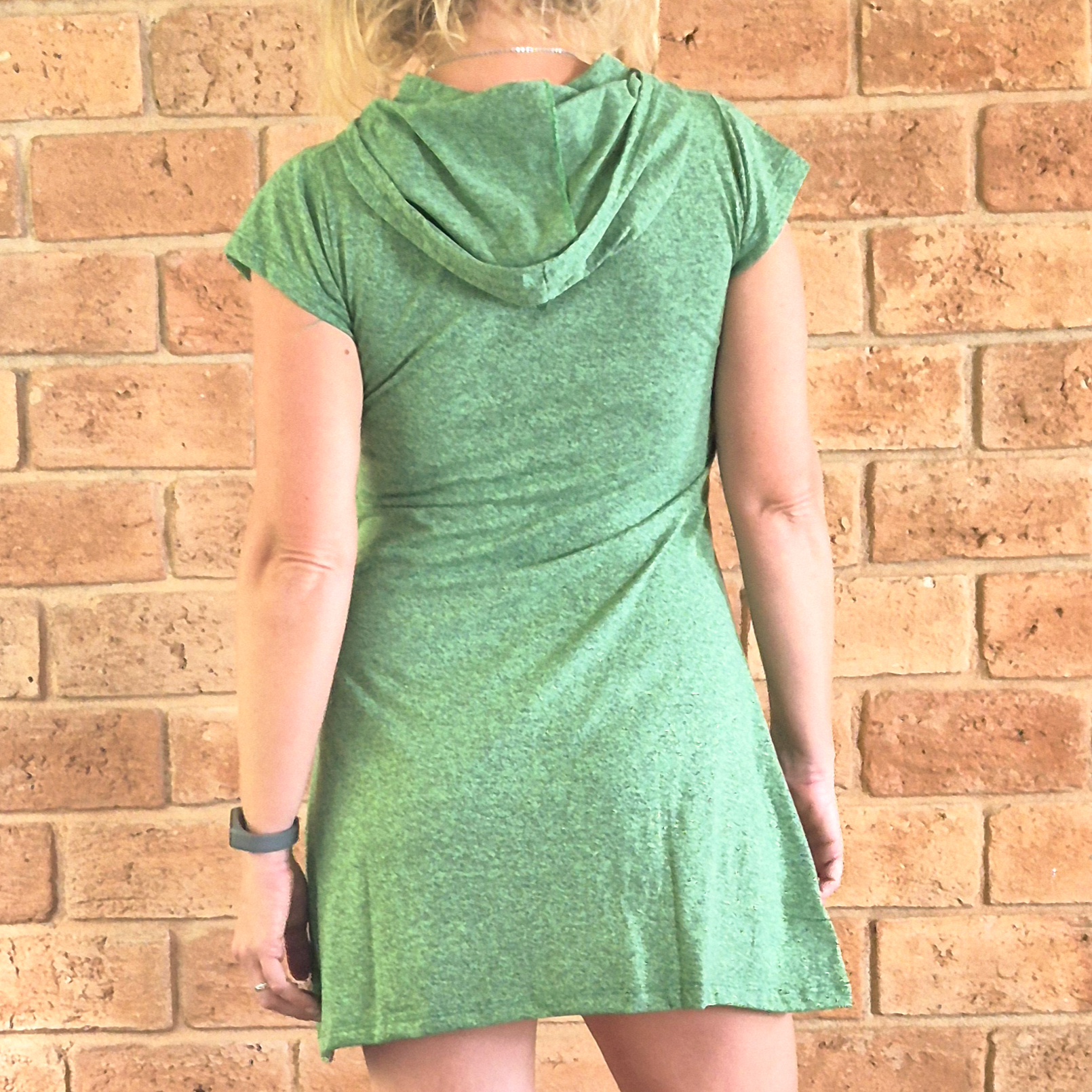 Vestido com Capuz Itacoatiara Pro